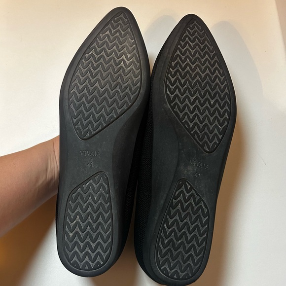 Vivaia Lightweight Pointed-Ballet Flats (Aria Walker) in Black - Picture 8 of 10